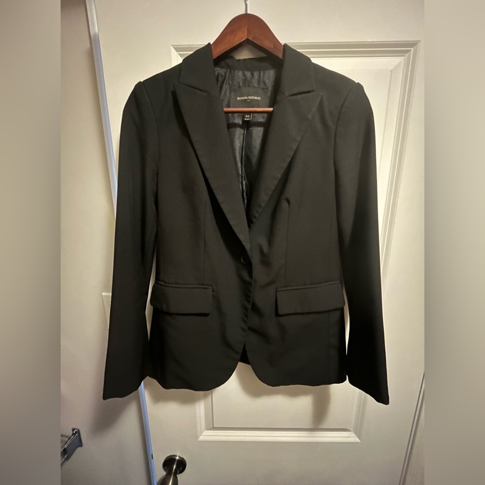 Banana Republic Classic Black 2pc suit for women